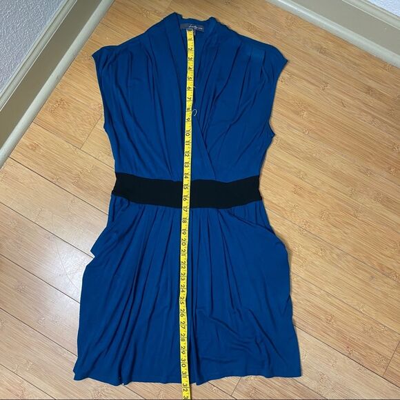 Beautifully Draped Long Turquoise Top - Picture 8 of 8